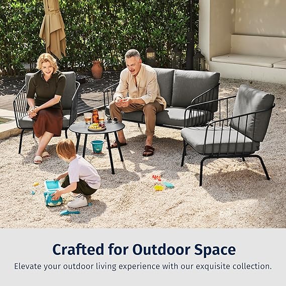 Oval 4-piece patio set by Patios – black metal frame with light grey cushions (طقم جلسات حدائق من Patios – إطار أسود ووسائد رمادية فاتحة)
