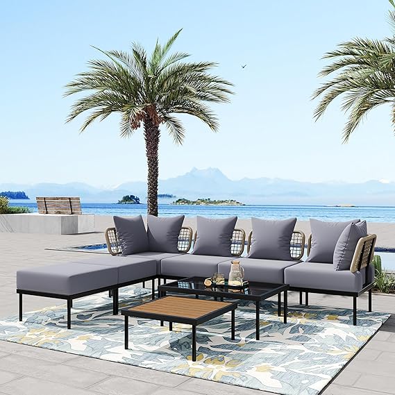 Patios Ampela 8-piece outdoor sectional set – light grey – كنبة حدائق رمادية ٨ قطع من Patios بتصميم عملي وزجاج مقوّى
