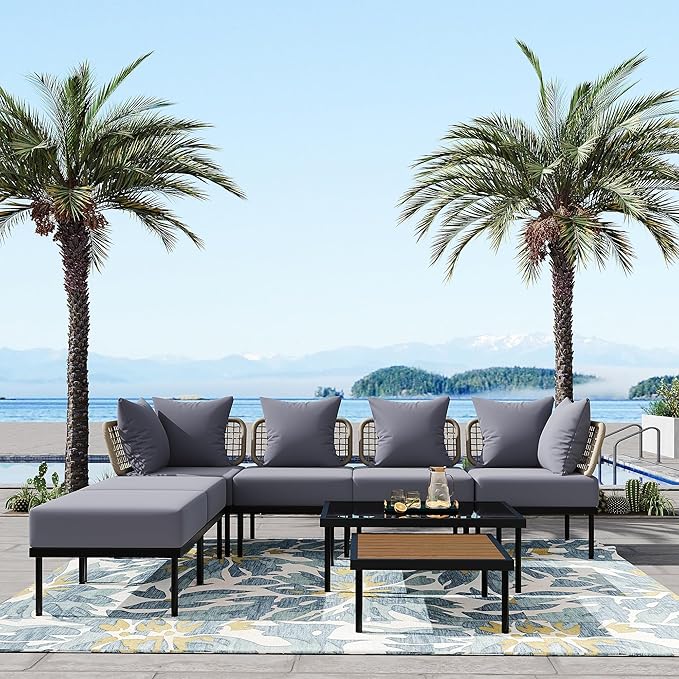 Patios Ampela 8-piece outdoor sectional set – light grey – كنبة حدائق رمادية ٨ قطع من Patios بتصميم عملي وزجاج مقوّى
